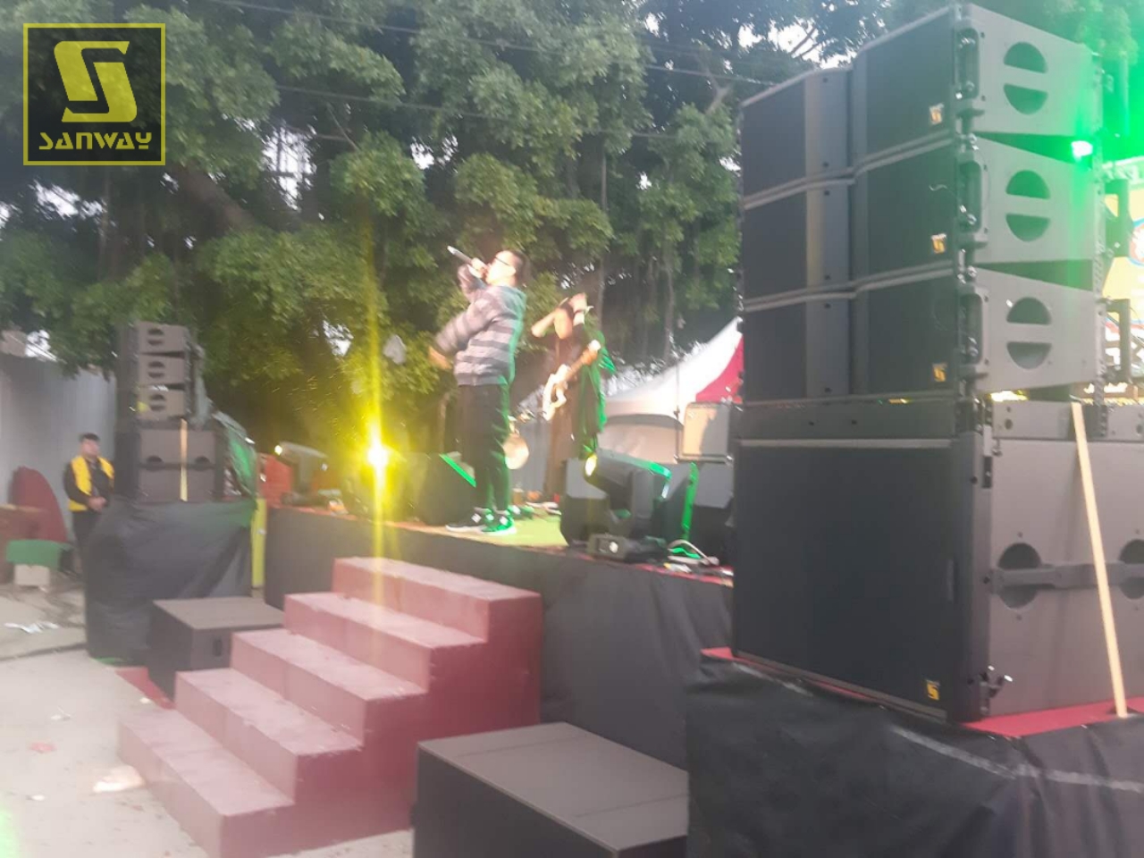 Kara&SB18 self powered speaker system