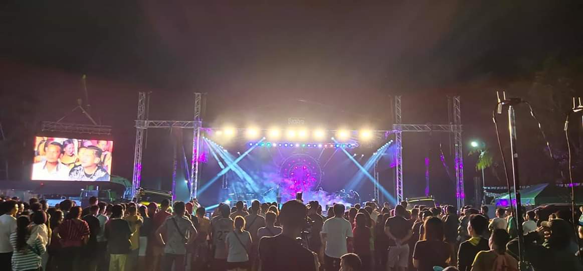 Vera 36 line array in outdoor event