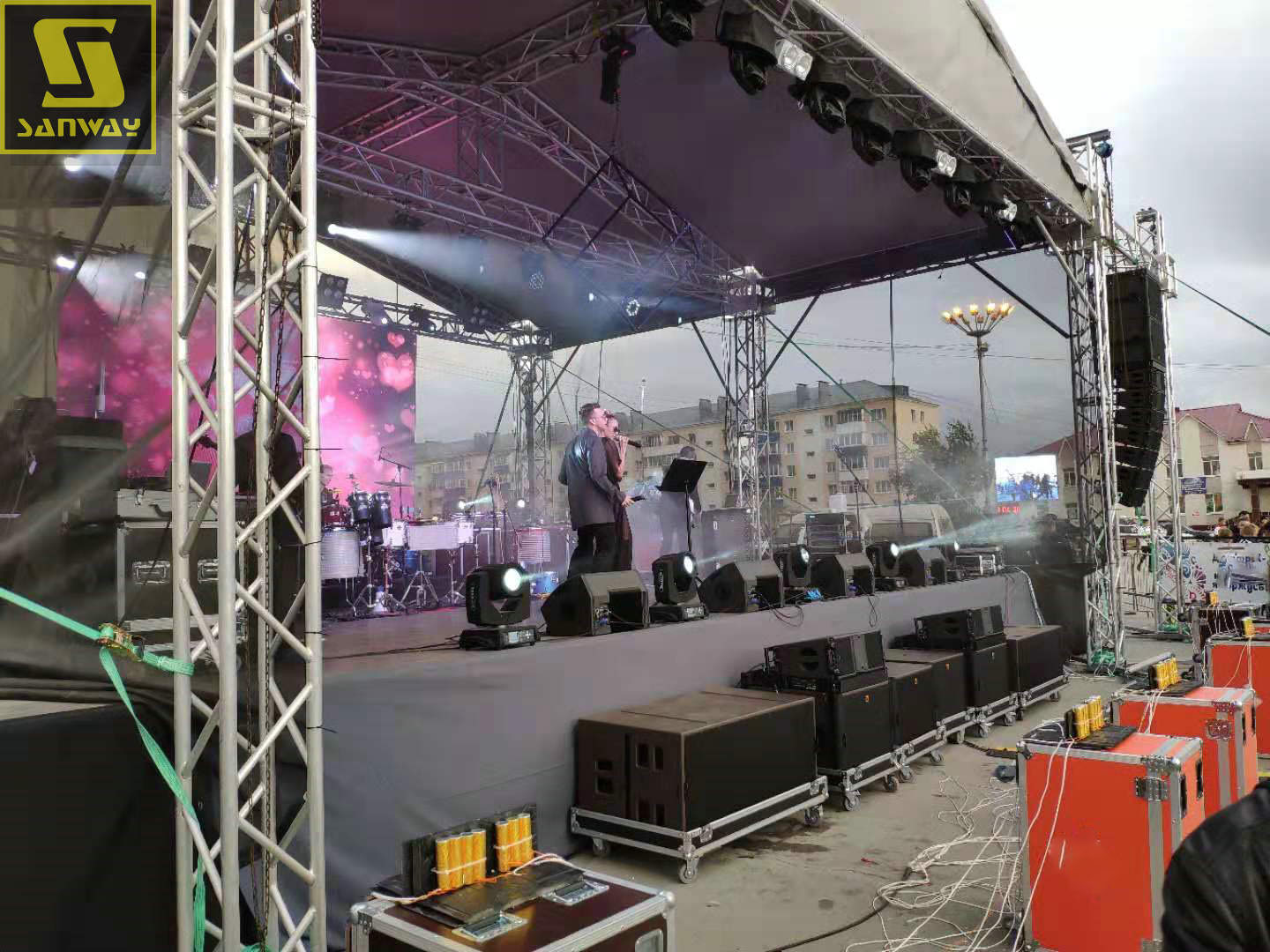 Kara line array and SB28 subwoofer